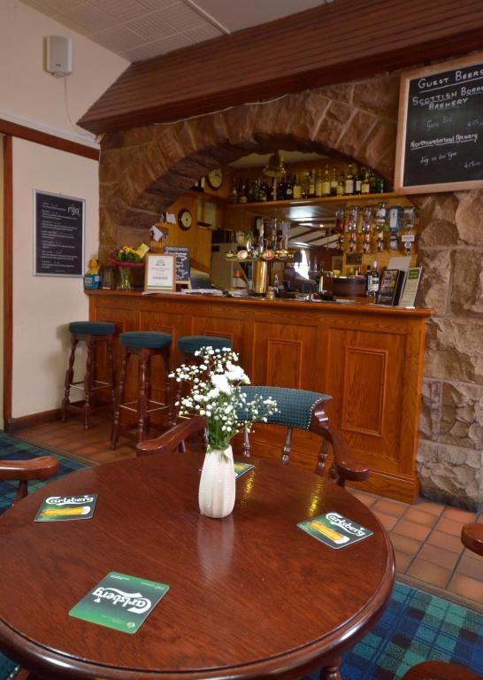 Auld Cross Keys Inn Jedburgh Exterior foto